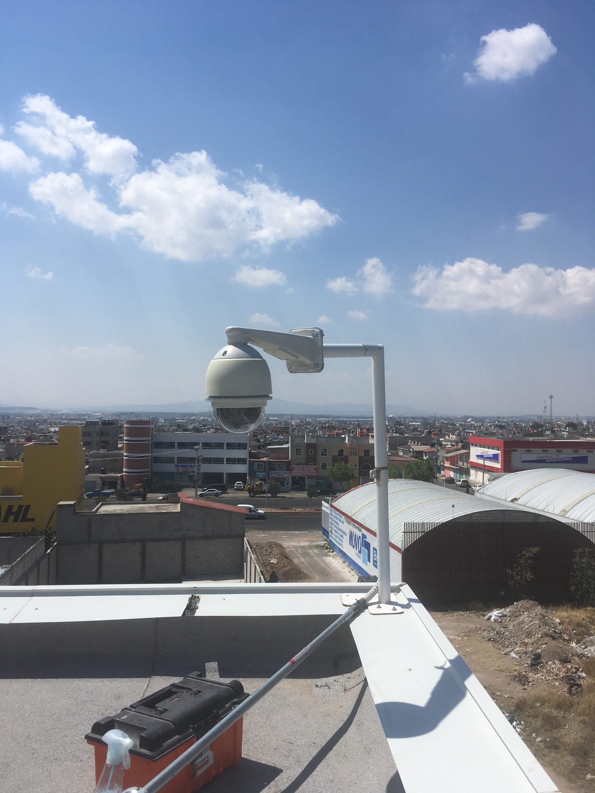 Instalación profesional de cámaras de seguridad en Pachuca por técnicos certificados
